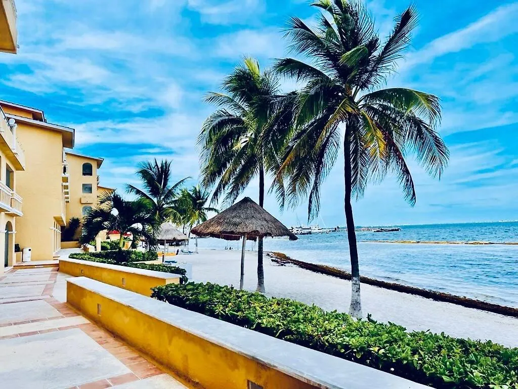Punta Me Apartment Beach Front In The Hotel & Waterpark 칸쿤 0*,  멕시코