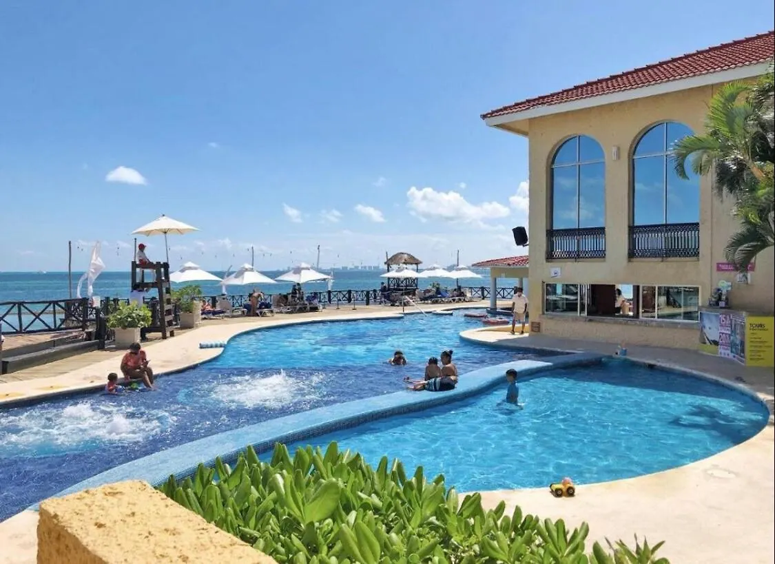 Punta Me Apartment Beach Front In The Hotel & Waterpark カンクン
