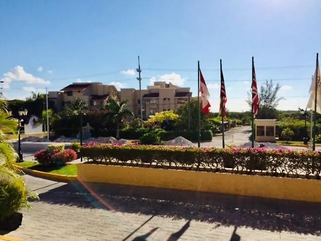 Punta Me Apartment Beach Front In The Hotel & Waterpark カンクン 0*,  メキシコ