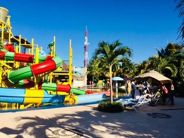 Punta Me Apartment Beach Front In The Hotel & Waterpark カンクン