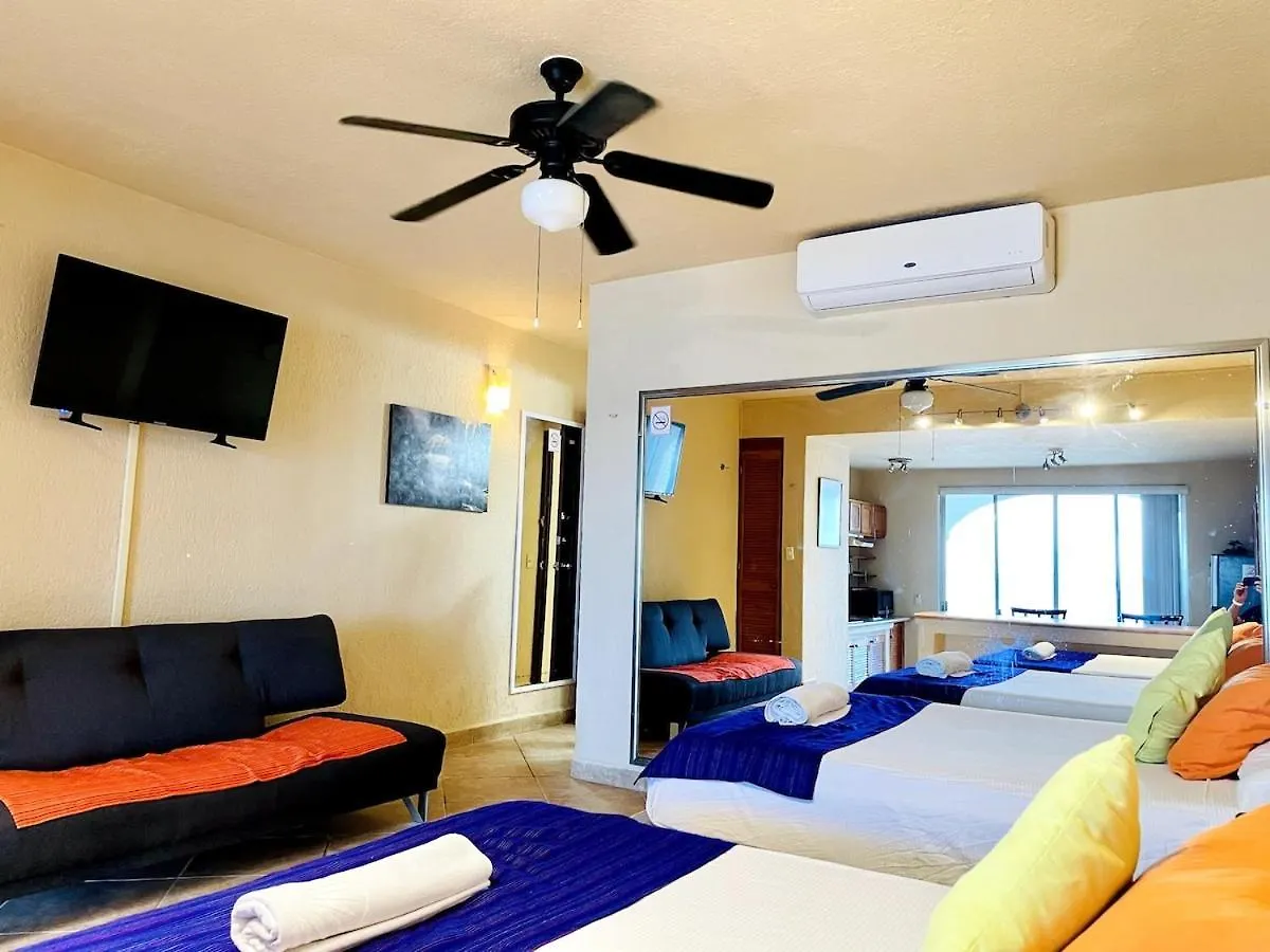 Punta Me Apartment Beach Front In The Hotel & Waterpark カンクン 0*,  メキシコ