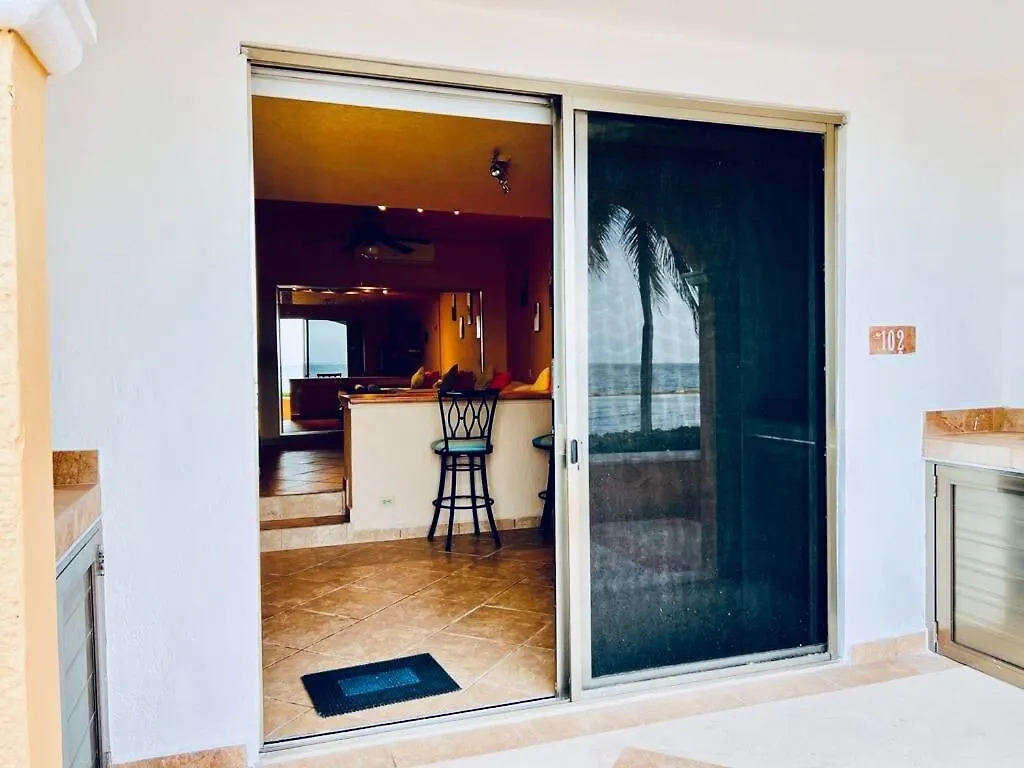 Punta Me Apartment Beach Front In The Hotel & Waterpark カンクン