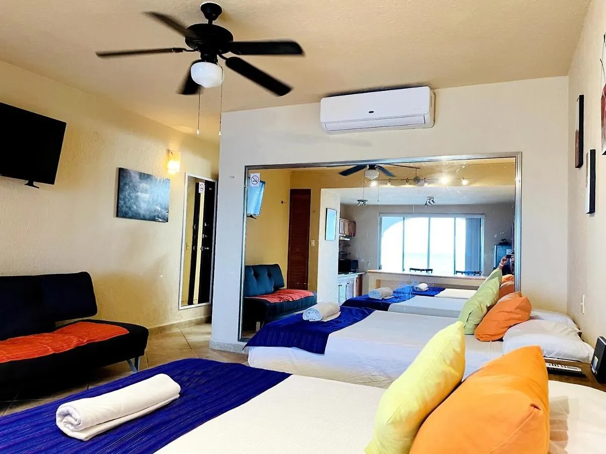Punta Me Apartment Beach Front In The Hotel & Waterpark カンクン